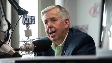 Photo of Governor Parson Sends Personal Letters To Military Service Members In Missouri