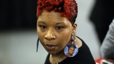 Photo of Michael Brown’s mother running for office in Ferguson