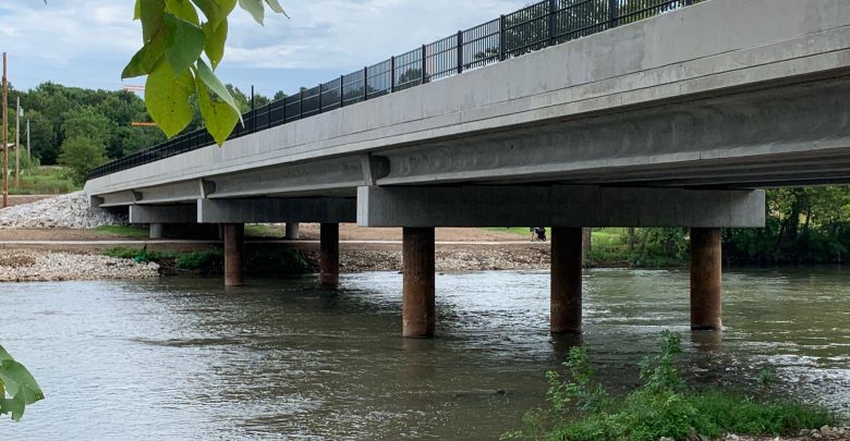 Jackson Ave bridge under view (2)
