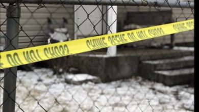 Photo of Standoff south of St. Louis leaves man dead, officer wounded