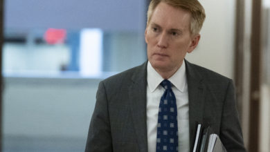 Photo of Seemingly safe GOP incumbents under attack from right wing