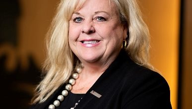 Photo of MBA graduate picked for Outstanding Alumni Award