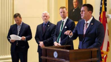 Photo of Oklahoma Gov. authorizes state employees to substitute amid teacher shortage