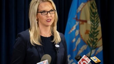 Photo of US House candidate apologizes to girls after sleepover