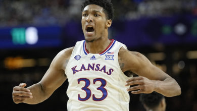 Photo of Kansas cruises to 81-65 win over Villanova in Final Four