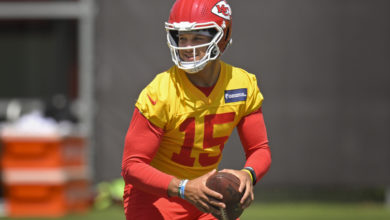 Photo of Chiefs’ Mahomes ‘surprised’ by Hill criticism in podcast