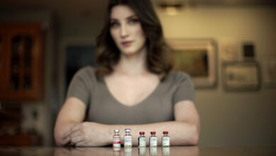Photo of Trump signs executive order to cut federal support for gender transitions of people under age 19