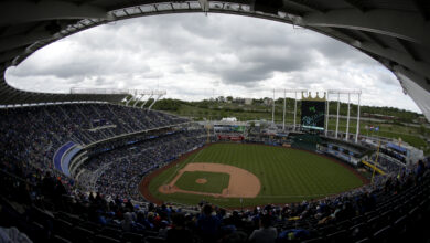 Photo of MLB commissioner throws support behind new stadium for Royals