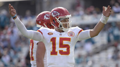 Photo of Chiefs, Mahomes agree to restructured deal to include big pay raise