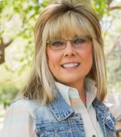 Photo of Kansas State Parks Director receives “Distinguished Director” award