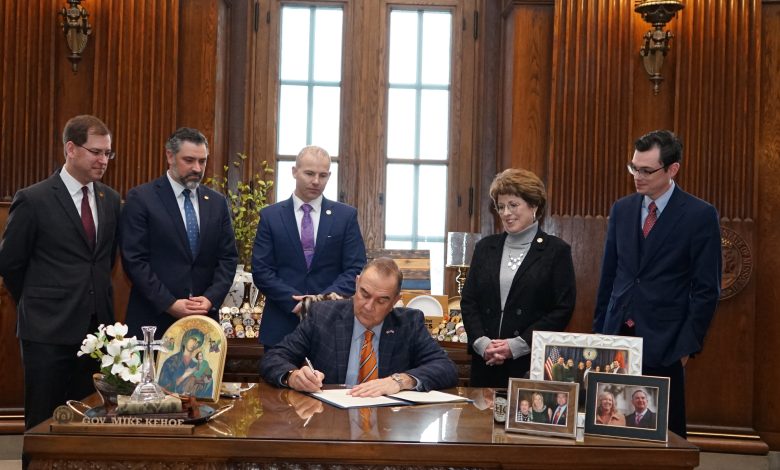 Governor Kehoe Signs Eo 25 18