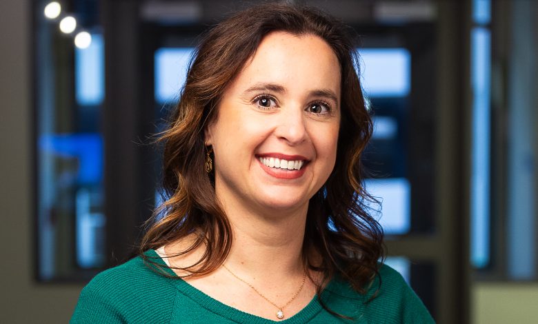 Cfo Ashley Walden Mid 5x7