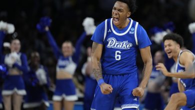 Photo of No. 11 seed Drake holds on after blowing big lead and beats Missouri 67-57 in March Madness opener