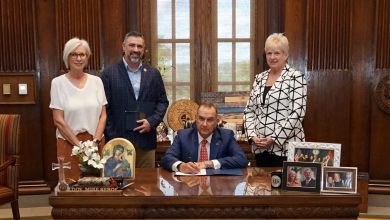 Photo of Governor Kehoe signs bill to rename part of Highway 60 in honor of Natalie and Davy Lloyd