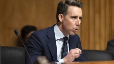 Photo of Hawley bill aims to mandate vetting of all Afghan evacuees