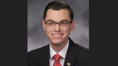 Photo of Deaton praises Newton County Assessor, pushes for congressional map redraw