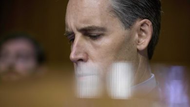 Photo of Hawley launches investigation into Meta for disturbing AI chatbot exchanges