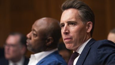 Photo of Hawley bill would reveal number of jobs lost to AI
